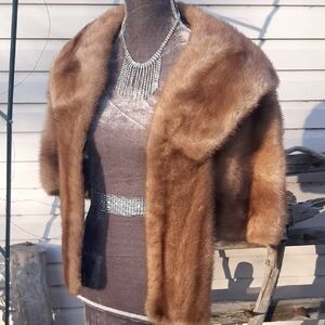 VINTAGE🤎60's MINK CAPE🤎Excellent Vintage Condition D.KINDY&SONS LTD